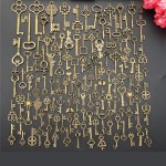 Set of 125 antique keys, made of metal, bronze color